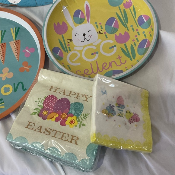 Easter Dinnerware Set & Decor,Platters, Napkins, Plastic Eggs 2 Wall Decorations - Picture 2 of 14